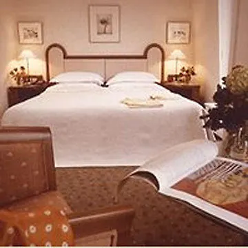 Hotel De L'Arcade Paris France