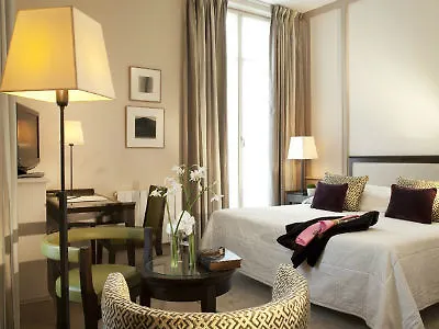 Hotel De L'Arcade Paris 3*,