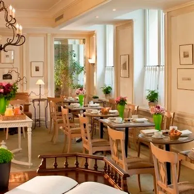 Hotel De L'Arcade Paris