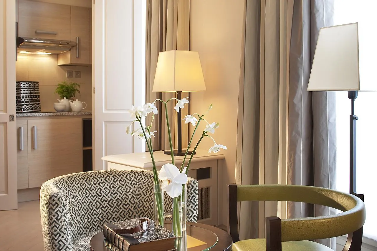 Hotel De L'Arcade Paris