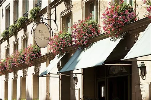 Hotel De L'Arcade Paris